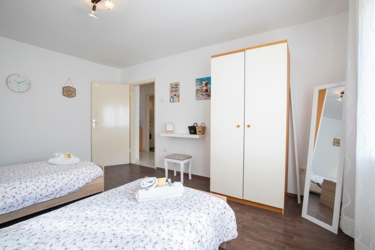 Castropola Apartment Ngoại thất bức ảnh